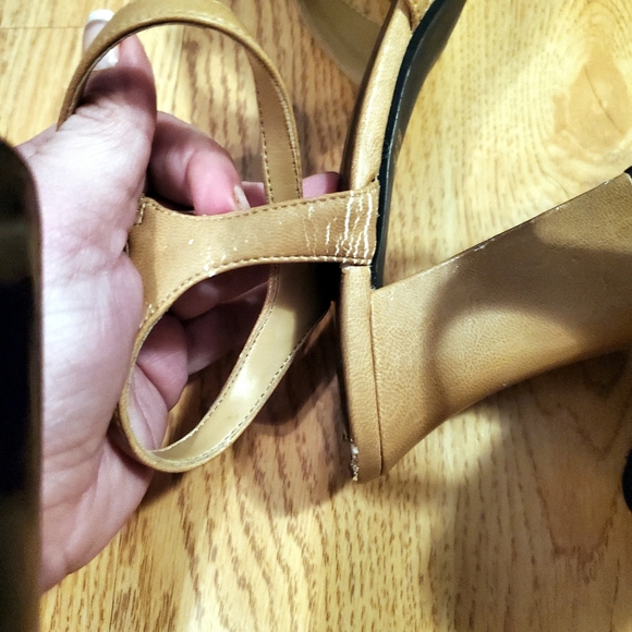 Rampage Size 7 open toe camel color sandals - Picture 7 of 8